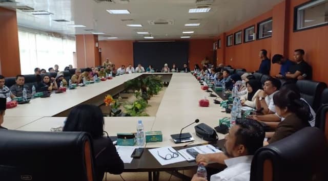 pasien_uhc_sulit_dapat_kamar_dewan_minta_bpjs_kesehatan_evaluasi_kerja_sama_dengan_rumah_sakit