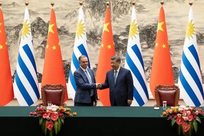 uruguay_pererat_hubungan_dengan_china_langkah_strategis_di_tengah_tekanan_as
