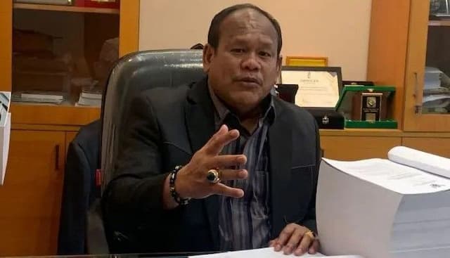 viktor_silaen_desak_polisi_usut_kericuhan_di_luar_arena_musda_xi_golkar_sumut