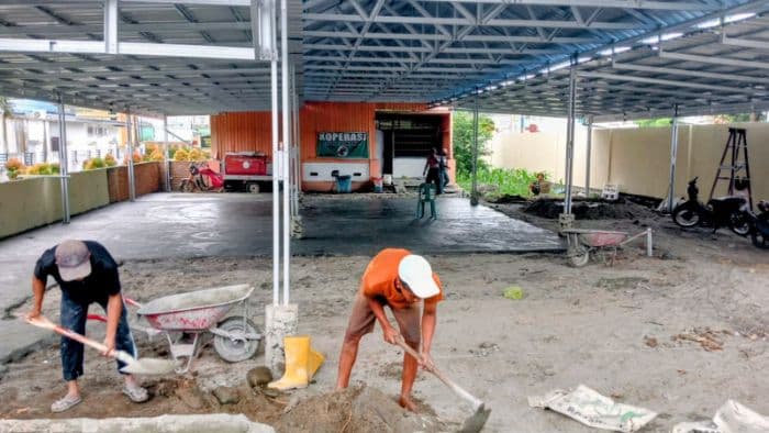 kbbb_pasang_lantai_di_eks_kud_lima_puluh_pemkab_batu_bara_tegaskan_belum_ada_izin