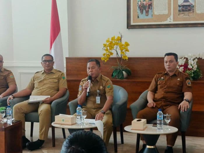 konflik_iranas_memanas_kesbangpol_pantau_warga_sumut_yang_berada_di_timur_tengah