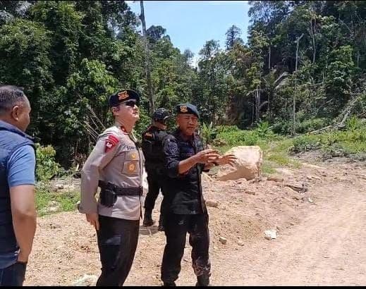 polisi_bongkar_tambang_emas_ilegal_di_madina_17_orang_diamankan_dan_12_eskavator_disita