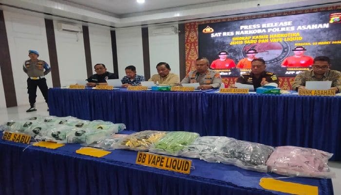polres_asahan_sita_10_kg_sabu_dan_891_vape_berbahaya_tiga_kurir_jaringan_narkoba_dibekuk