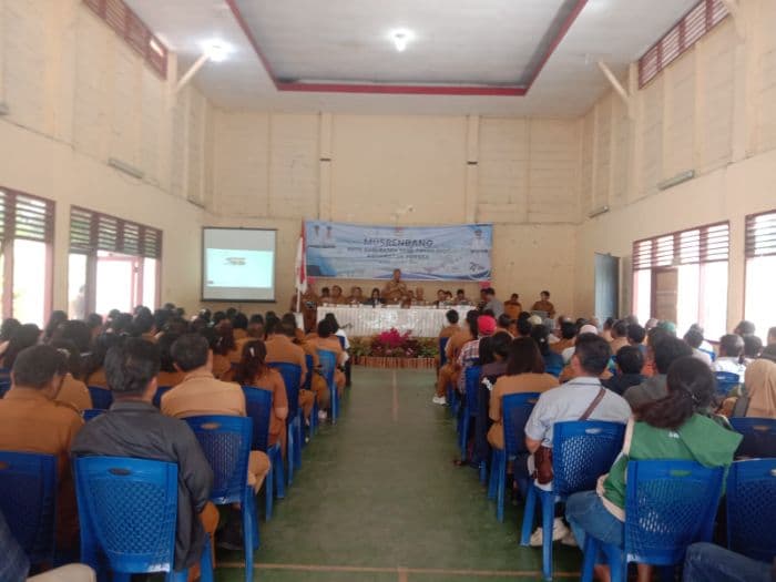 wakil_bupati_toba_waspada_krisis_ekonomi_2027_di_kecamatan_porsea