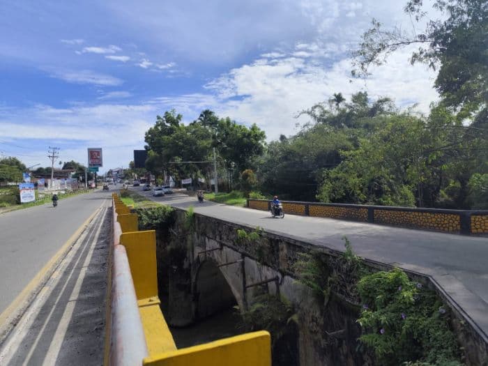 h4_lebaran_lalu_lintas_di_tol_sinaksak_lancar