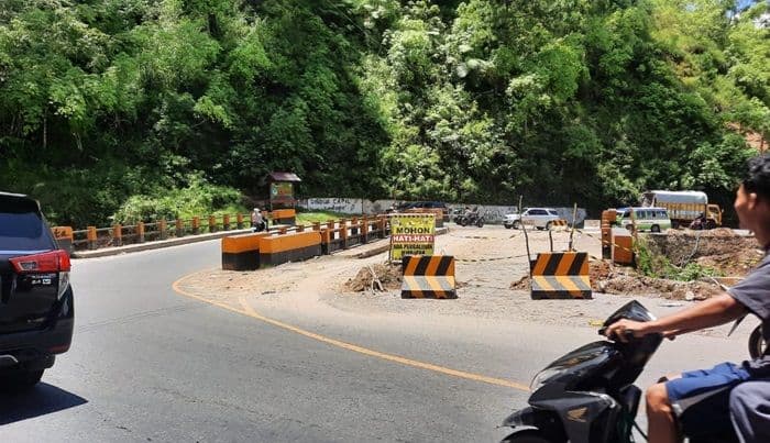 jembatan_siduadua_menuju_parapat_dialihkan_satu_jalur_antisipasi_ambruk