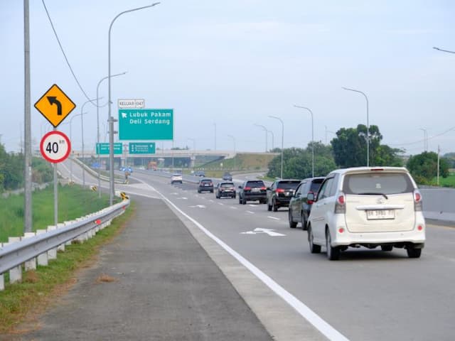 jumlah_kendaraan_di_tol_mktt_sumut_meningkat