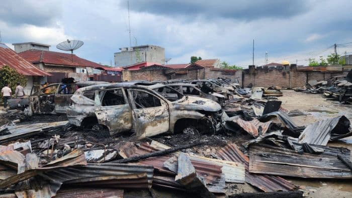 polisi_masih_selidiki_kasus_kebakaran_gudang_penyimpanan_mobil_di_kisaran
