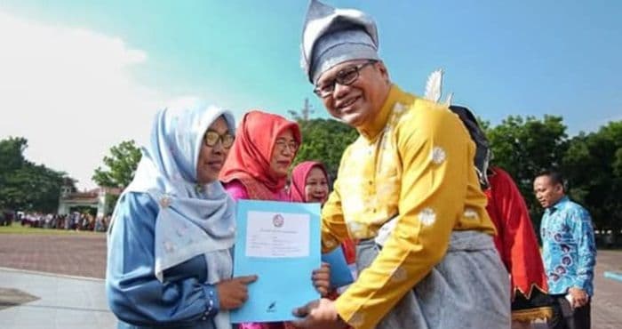 bupati_deli_serdang_pecat_delapan_asn_indisipliner_termasuk_dua_guru
