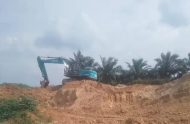 galian_c_di_lahan_hgu_ptpn_resahkan_warga_tiap_hari_hirup_debu
