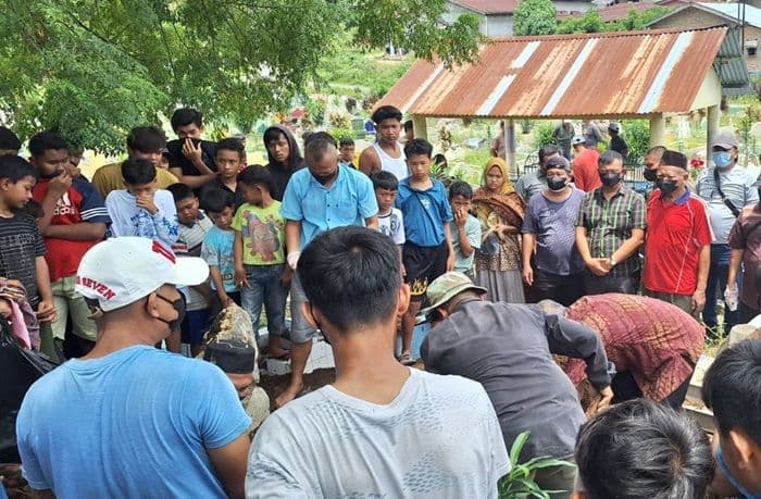 makam_dibongkar_di_simalungun_jasad_dipindahkan_misterius_ditemukan_15_meter_dari_kubur