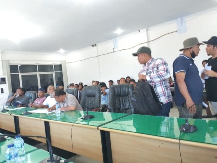 kebakaran_pltu_labuhan_angin_dprd_tapteng_desak_investigasi_warga_demo_pln