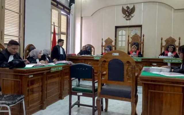 dua_nelayan_asal_aceh_kurir_kokain_1_kg_divonis_15_tahun_di_pn_medan_jaksa_terima