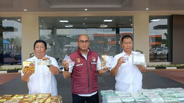 polda_sumut_amankan_113_kilogram_sabu_dalam_innova_reborn_pengemudinya_kabur_