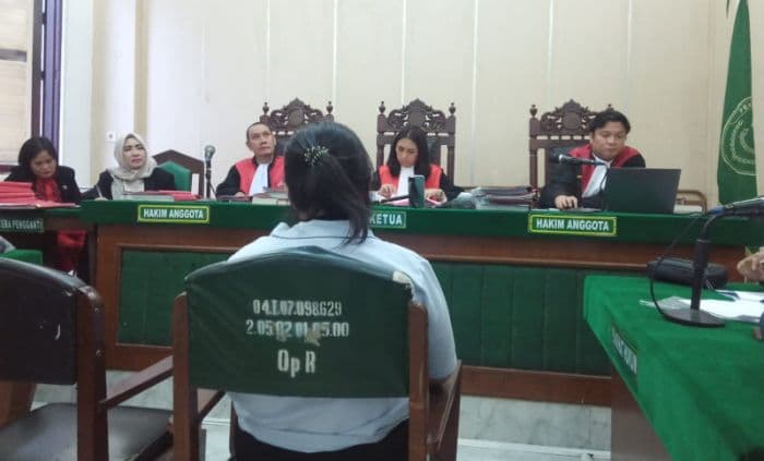 sidang_putusan_terdakwa_kasus_pemalsuan_dokumen_pt_avrist_assurance_kembali_ditunda
