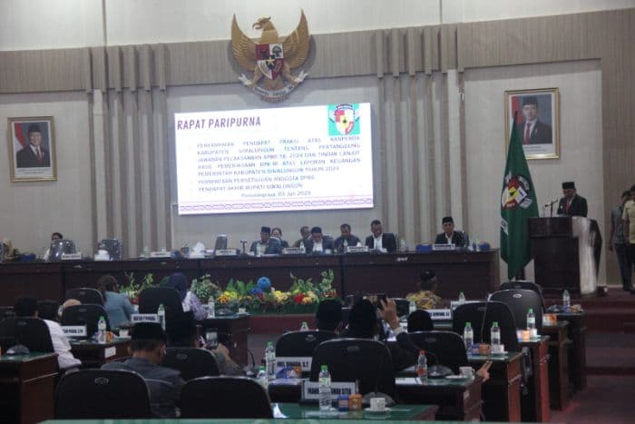dprd_simalungun_setujui_ranperda_pertanggungjawaban_apbd_2024