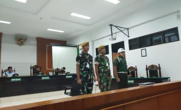 dua_prajurit_tni_divonis_ringan_dalam_kasus_penyerangan_warga_sibirubiru