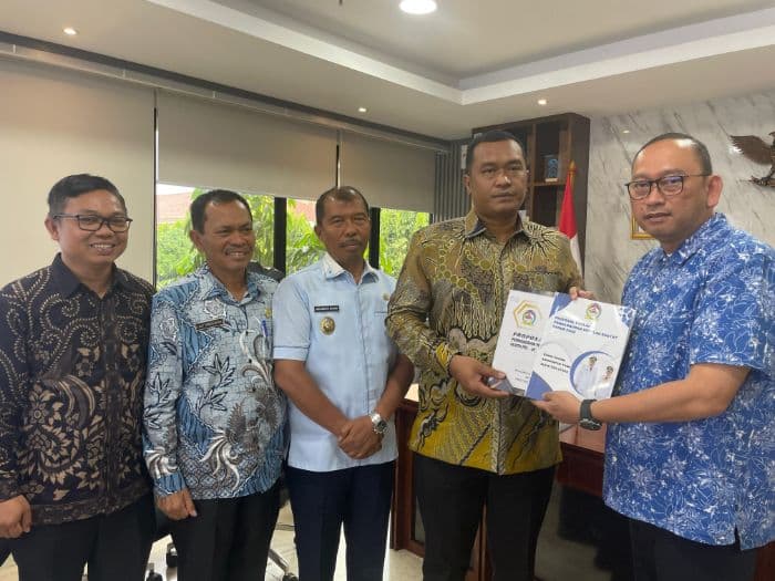 pemkab_toba_ajukan_pendirian_sekolah_rakyat_dan_penambahan_kuota_pbi_jk_ke_kemensos