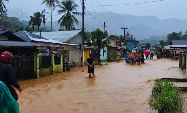 banjir_susulan_terjang_tukka_dan_badiri_150_warga_mengungsi_