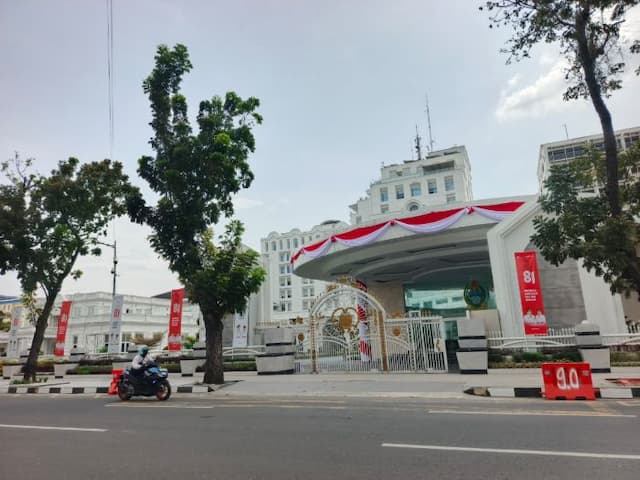 kantor_gubernur_sumut_mulai_bersolek_jelang_hut_ke81_republik_indonesia