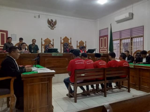 tiga_kurir_dan_dua_pemesan_ganja_128_kg_tetap_divonis_penjara_seumur_hidup_oleh_pt_medan