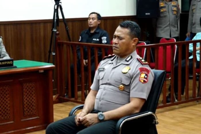 petisi_tolak_pemecatan_kompol_cosmas_kaju_gae_meledak_nasib_perwira_brimob_jadi_sorotan_nasional