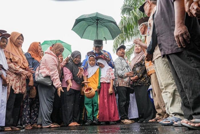 81_tahun_dinanti_jalan_desa_tandem_hilir_ii_deli_serdang_akhirnya_diaspal