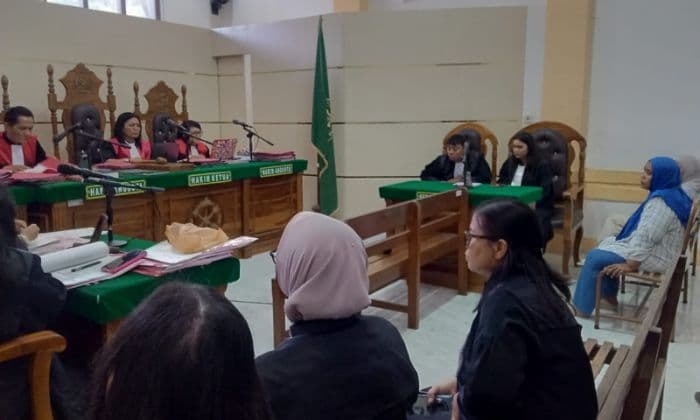 ancam_bunuh_ibu_kandung_pakai_arit_dino_divonis_15_tahun_penjara