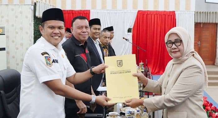dprd_dan_pemkab_sergai_sepakati_perubahan_kedua_propemperda_terkait_pilkades