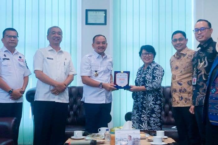 ikad_tebing_tinggi_raih_skor_560_kategori_unggul_wali_kota_terima_kasih_ojk_