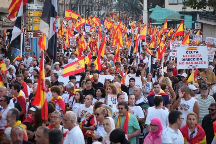 krisis_migran_ceuta_50_ribu_warga_spanyol_demo_di_madrid