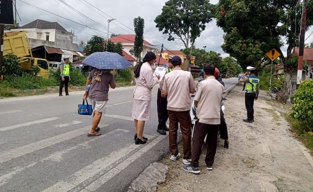razia_pkb_dan_bbnkb_digelar_di_toba_pengendara_diminta_taat_pajak