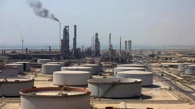 saat_harga_dunia_naik_malaysia_malah_turunkan_harga_bbm_dan_tambah_kuota_subsidi_untuk_rakyat_