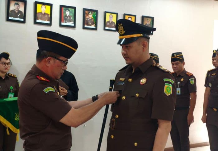 tommy_eko_dilantik_jadi_kasi_intelijen_kejari_toba