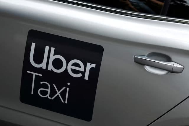 uber_phk_3300_karyawan_di_tengah_persaingan_robotaxi
