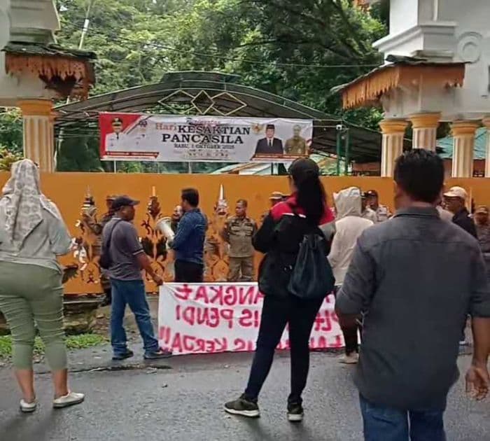 amppl_kembali_demo_tuntut_plt_kadisdik_langkat_dicopot_karena_dugaan_pungli