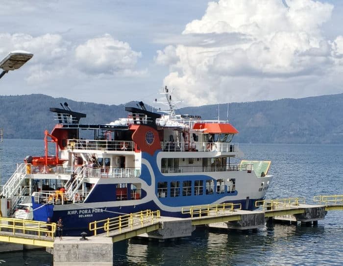 cuaca_di_danau_toba_berubahubah_kapal_tetap_bisa_menyeberang