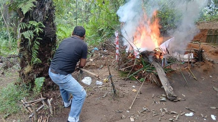 polsek_bilah_hulu_gerebek_lokasi_diduga_sarang_narkoba_di_mual_mas_labuhanbatu