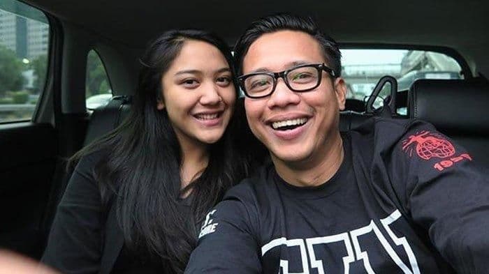 putri_tanjung_hapus_foto_pernikahan_benarkah_rumah_tangganya_dengan_guinandra_retak