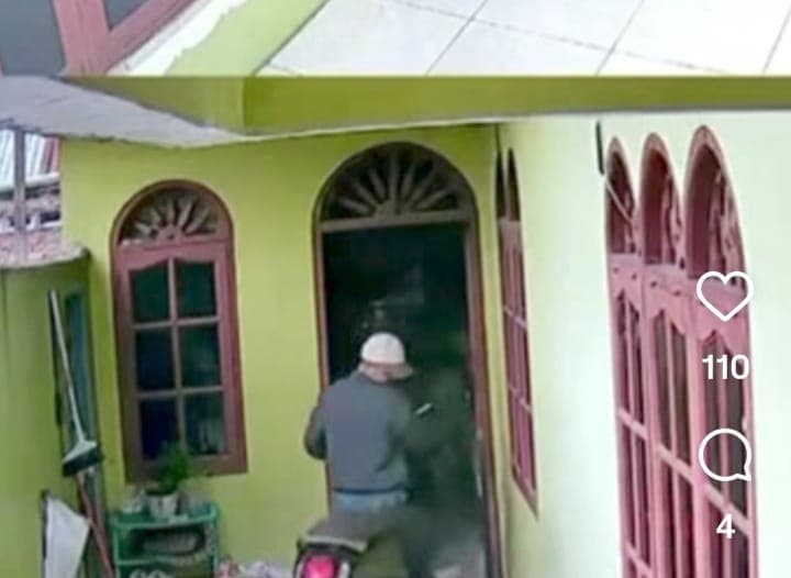 curi_motor_siang_bolong_di_lubuk_pakam_aksi_pelaku_terekam_cctv
