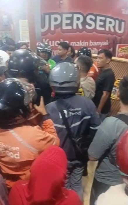 keributan_ojol_dan_resto_di_medan_berbuntut_saling_lapor