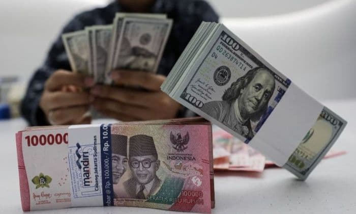 nilai_tukar_rupiah_terhadap_dolar_as_hari_ini_bergerak_fluktuatif