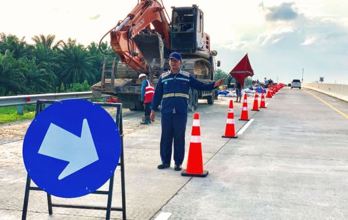 banjir_picu_kerusakan_lereng_di_jalan_tol_binjailangsa