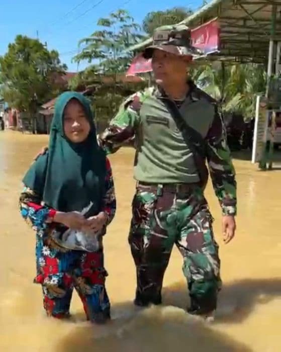 demi_ikut_olimpiade_pai_nasional_di_jakarta_siswi_asal_langkat_ini_menembus_banjir