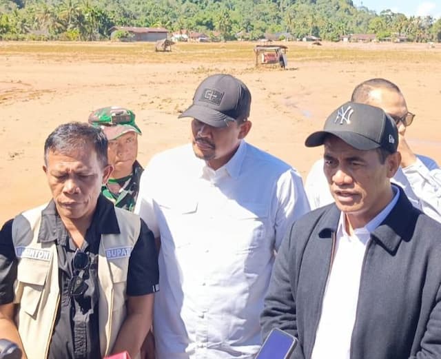mentan_rekonstruksi_33_ribu_hektare_lahan_rusak_jadi_sawah_di_tapteng