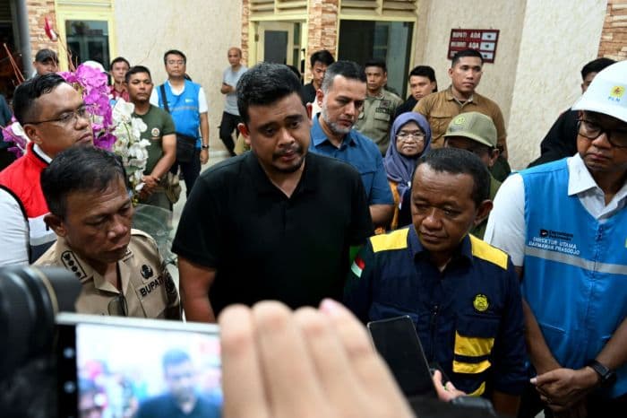 menteri_esdm_dan_gubernur_sumut_targetkan_listrik_di_tapteng_normal_pada_jumat