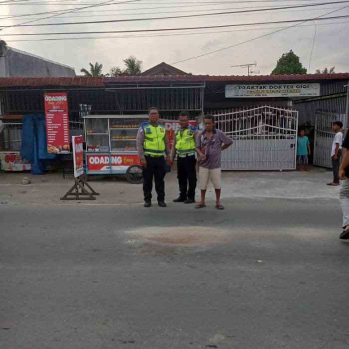 pengendara_motor_tewas_tabrak_grandmax_di_tanjung_selamat_rekan_luka_serius