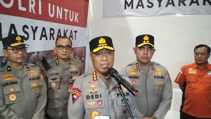 polres_tapanuli_tengah_mulai_beroperasi_pasca_banjir_dan_longsor
