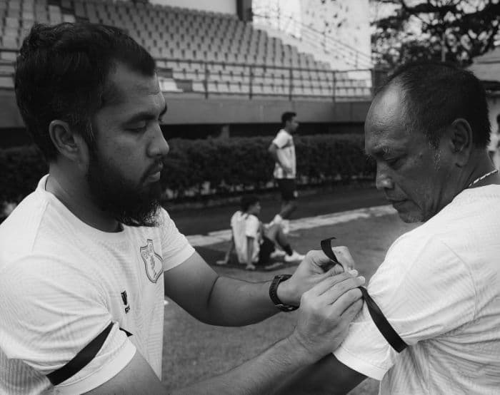 psms_medan_kenakan_pita_hitam_di_latihan_sebagai_bentuk_duka_bencana_sumut