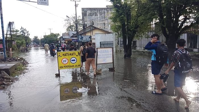 sebagian_kota_medan_terendam_banjir_termasuk_pintu_masuk_tol